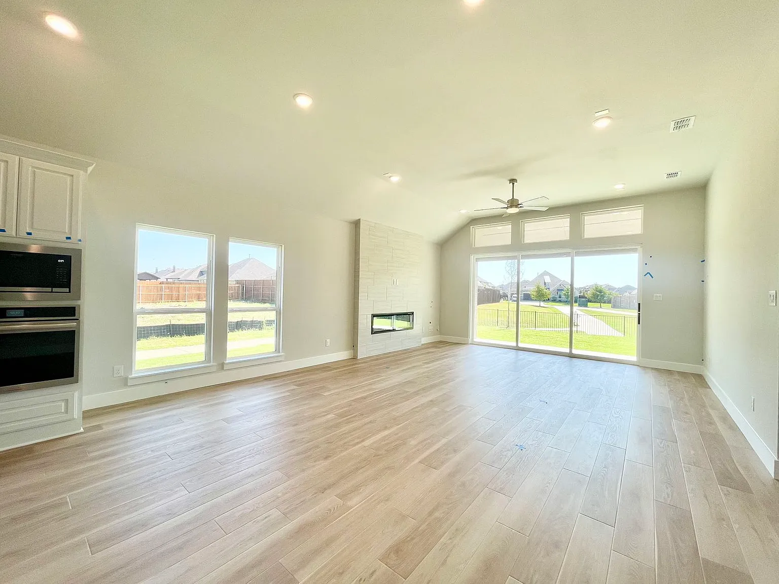 4 bed, 2122 sqft, $2,950 — Photo 2