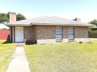 303 Sherry St APT A, Arlington, TX 76010