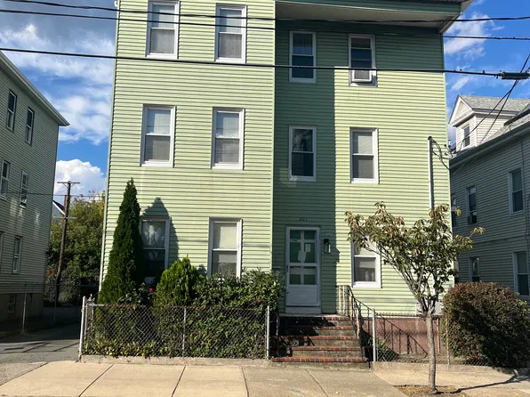 201 Sawyer St #2, New Bedford, MA 02746