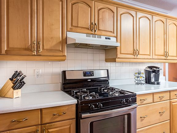 5th image of 4018 Marlesta Dr