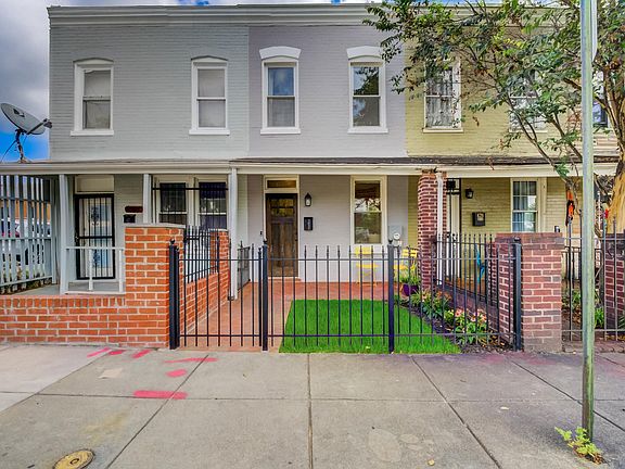 2nd image of 631 18th St NE