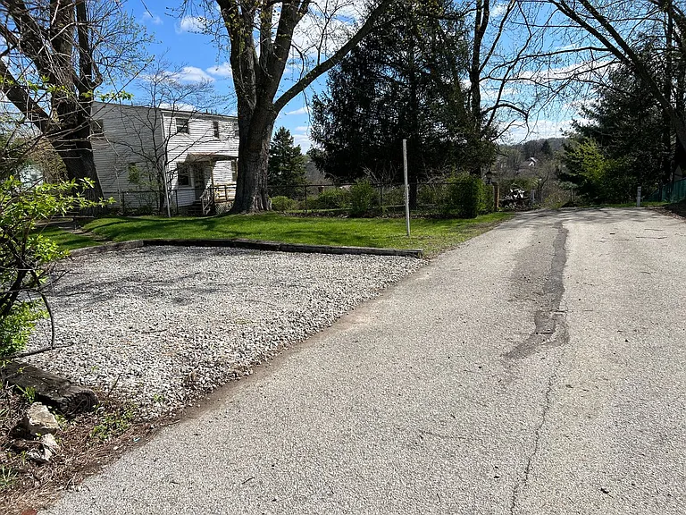 218 Mary St — Photo 19