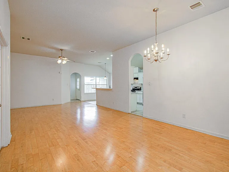 13335 Gardnerville St — Photo 5