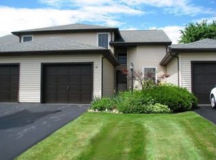 22 Baybridge Dr, Queensbury, NY 12804
