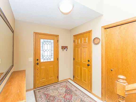 3rd image of 721 207th Ave NE