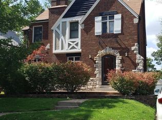 2961 Clearview Dr, Saint Louis, MO 63121