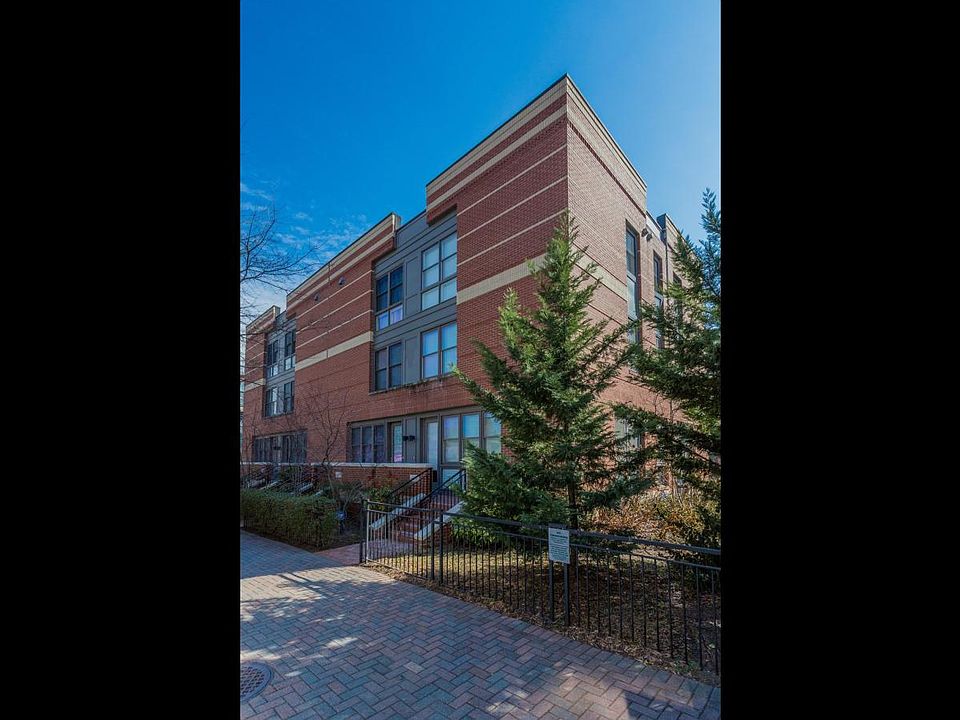 1st image of 1852 Clarendon Blvd