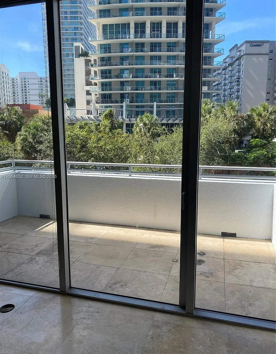 1060 Brickell Condo — Photo 2