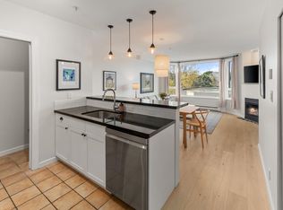 1688 Cypress St #404, Vancouver, BC V6J5J1