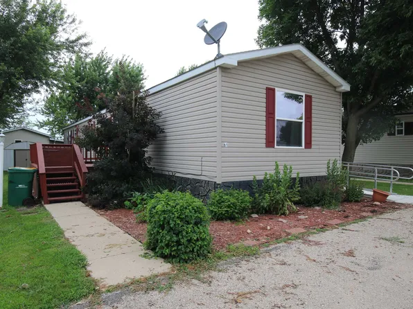 806 28th St Trlr 61, Milford, IA 51351
