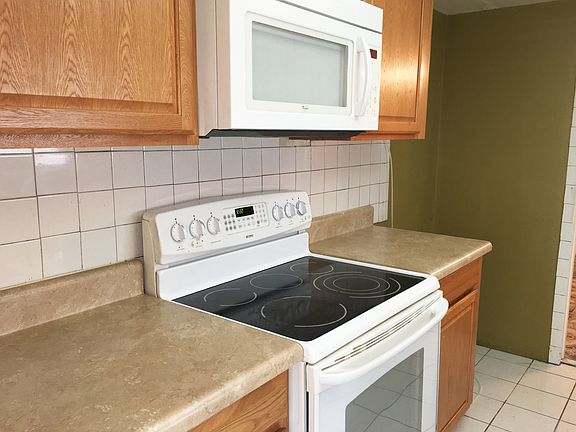 5th image of 860 SW 67th Ave