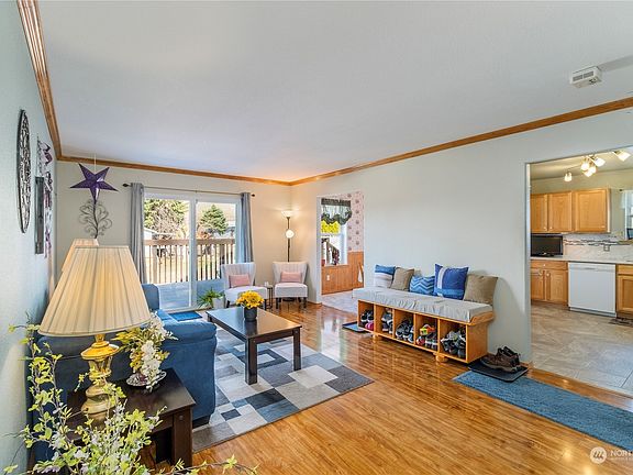 5th image of 1033 N Harrison Court
