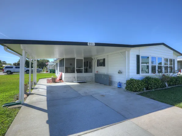 901 Cassia Dr, Barefoot Bay, FL 32976