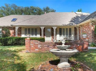 4008 W 138th Ter, Leawood, KS 66224