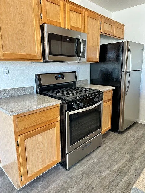 3 bed, 2.5 bath, 1200 sqft, $1,694 — Photo 4
