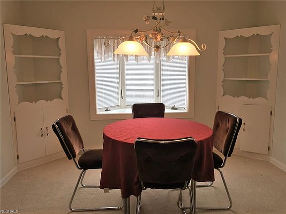4th image of 100 Townsend Ave