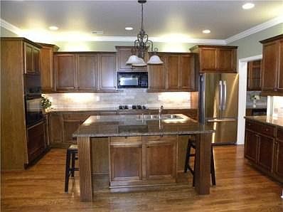 5th image of 117 Gladstone Ln