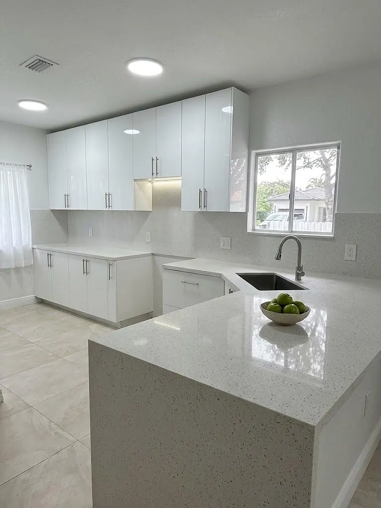 3 bed, 2.0 bath, 1632 sqft, $4,500 — Photo 3