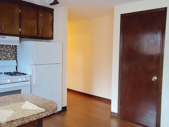 4th image of 244 Lawlor St