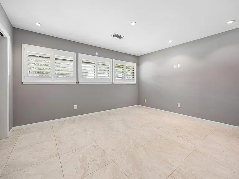 5219 Loch Lomond Dr — Photo 19