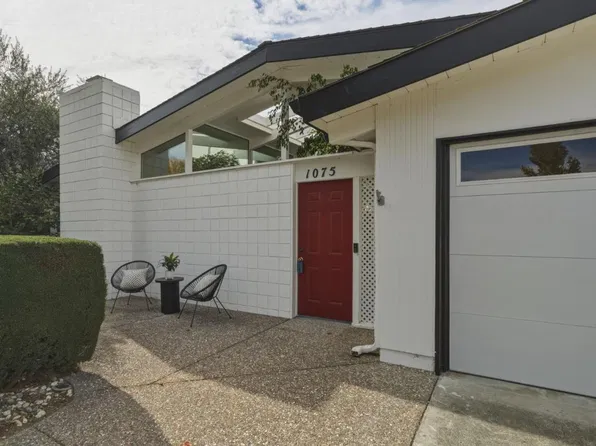 1075 Rembrandt Dr, Sunnyvale, CA 94087
