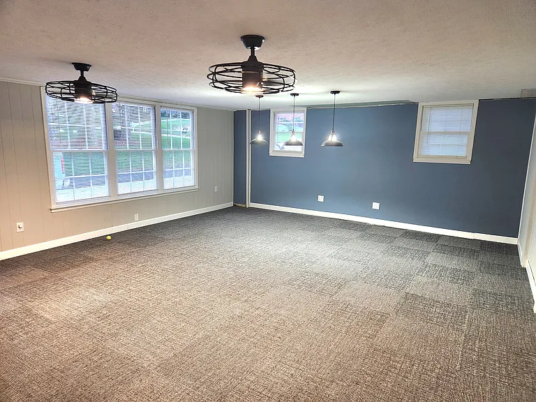 1482 Wesley Dr — Photo 37