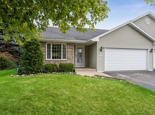 465 Fox Ln, Walworth, WI 53184