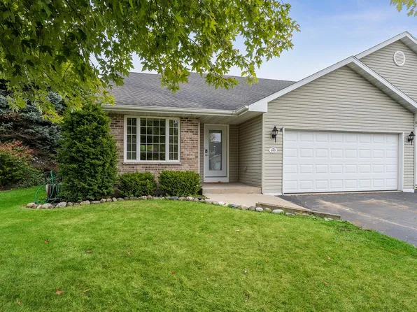 465 Fox LANE, Walworth, WI 53184