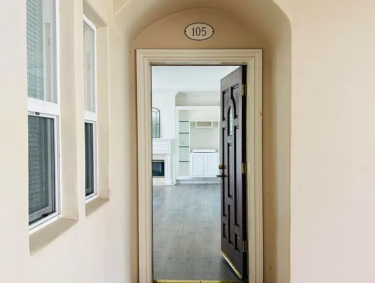 216 S Madison Ave #105 — Photo 2