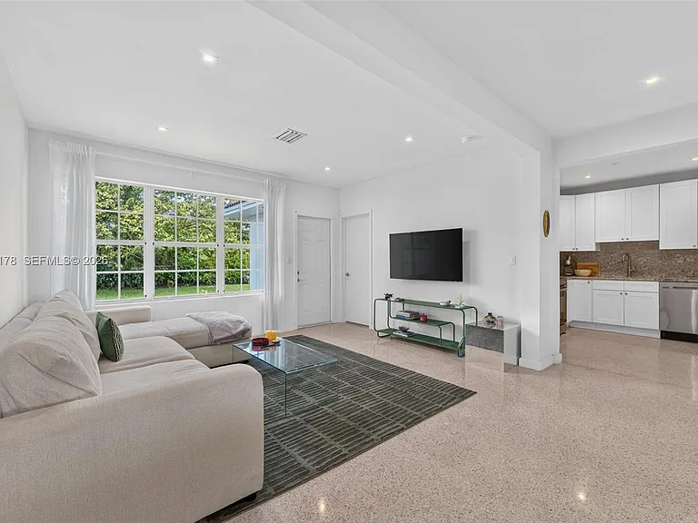 7516 Mutiny Ave — Photo 2