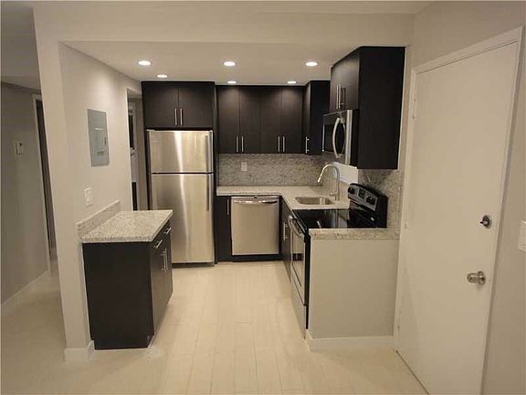3rd image of 947 Lenox Ave #947 L