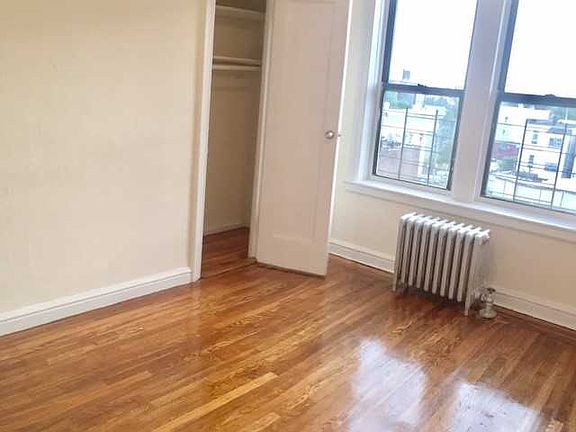 4th image of 1466 Beach Ave APT 28