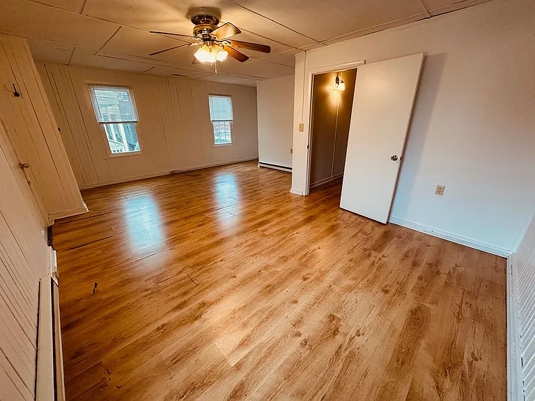361 W Market St — Photo 5