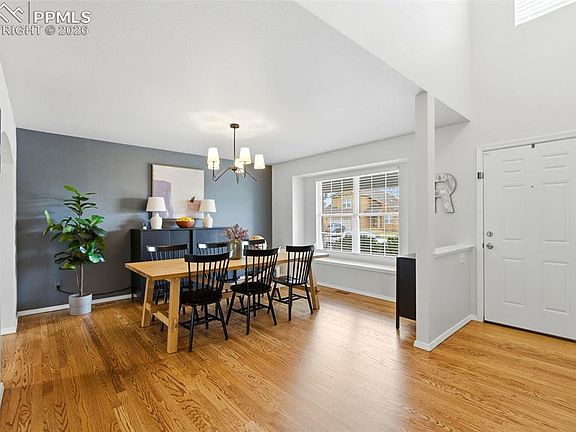 3rd image of 5480 Backglen Dr