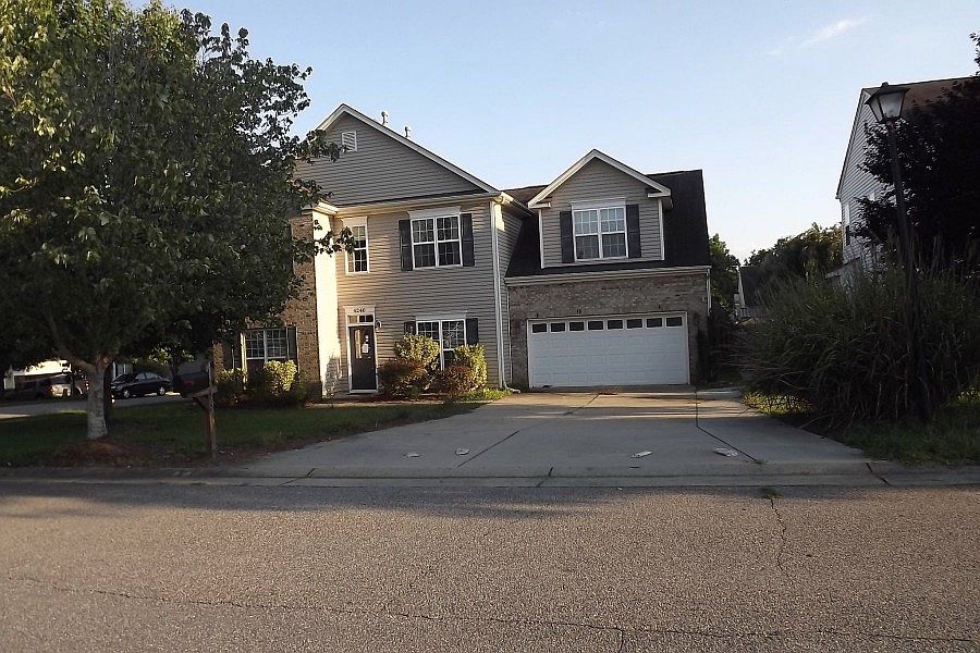 2nd image of 4240 Laurel Ridge Cir