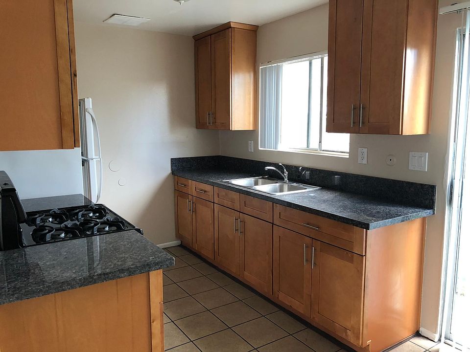 1st image of 250 W Howard St APT 1