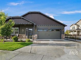 2575 E Cliffstone Dr, Eagle, ID 83616