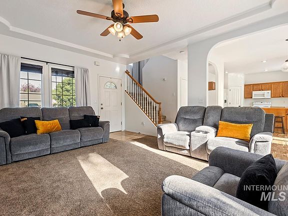 5th image of 505 S Bonneville Dr