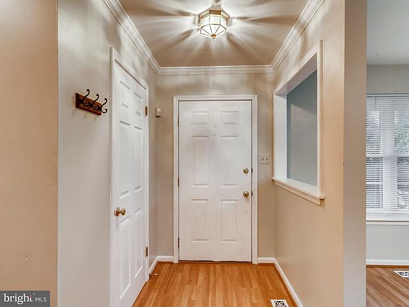 2nd image of 1303 Lobelia Ln