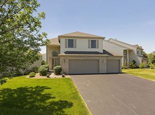 2860 Magnolia Dr, Woodbury, MN 55125