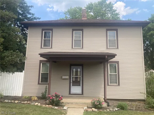 22 Main St S, Navarre, OH 44662