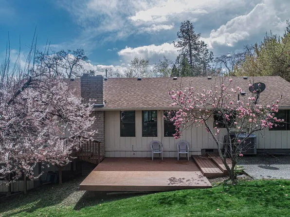 2214 W 10th St, The Dalles, OR 97058