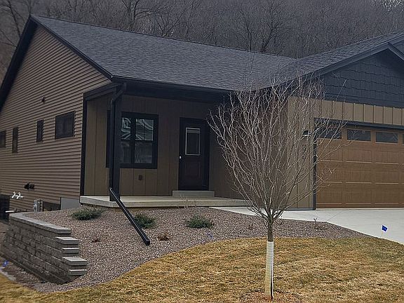 2nd image of 370 Valley Oaks Dr