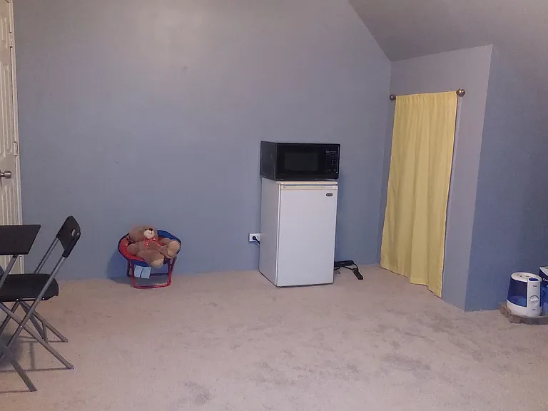1035 Noble Ave — Photo 6