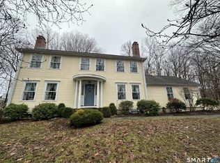 16 Jonathan Dr, Roxbury, CT 06783