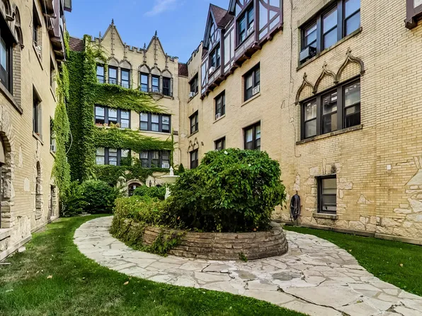 5655 N Spaulding Ave, Chicago, IL