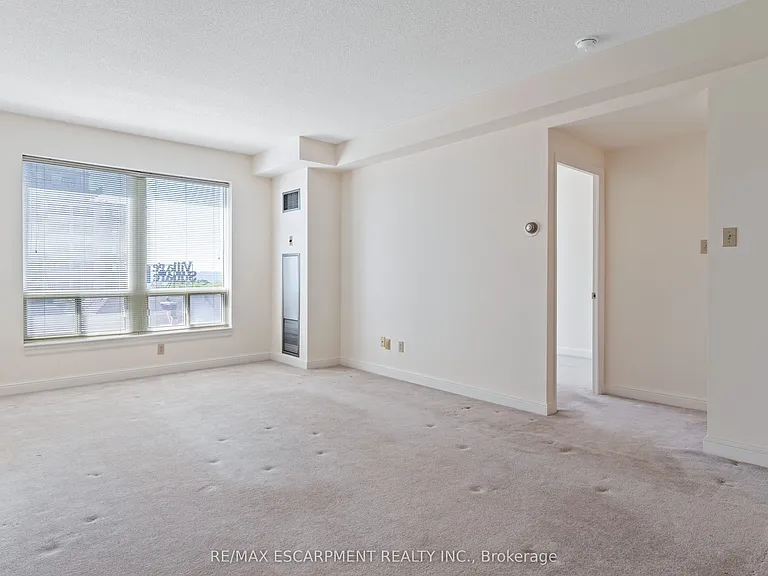 430 Pearl St #410 — Photo 10
