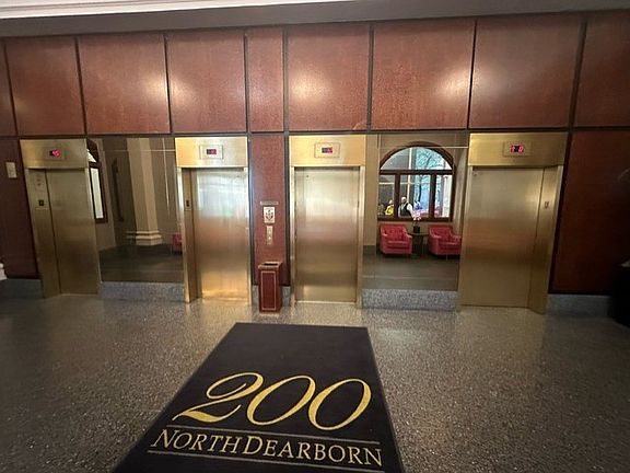 5th image of 200 N Dearborn St Unit 1807