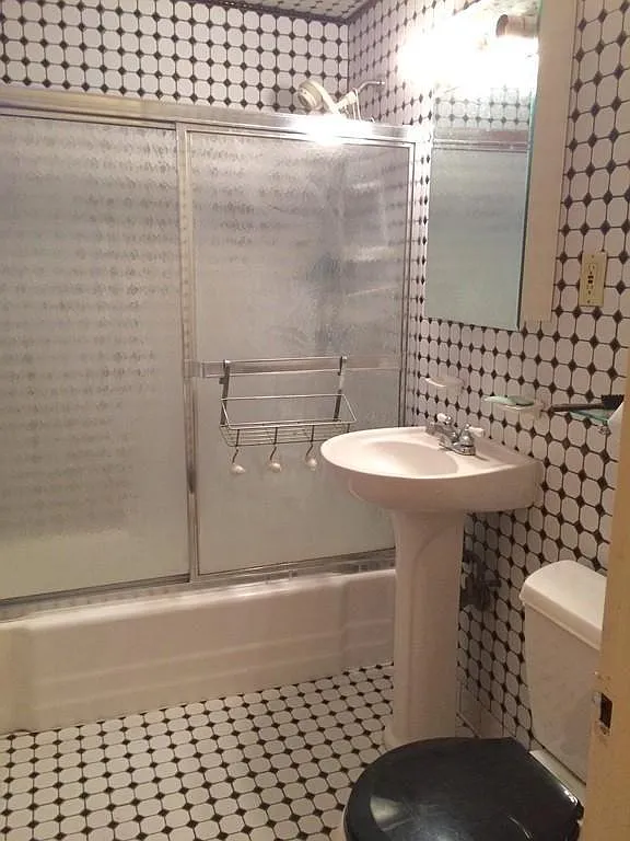 1 bed, 642 sqft, $1,950 — Photo 4