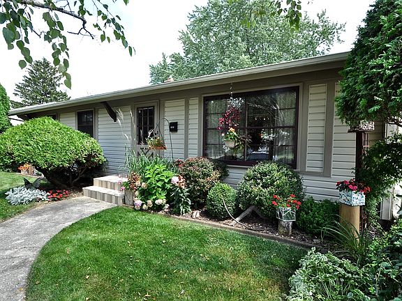 2nd image of 2232 Holmes St
